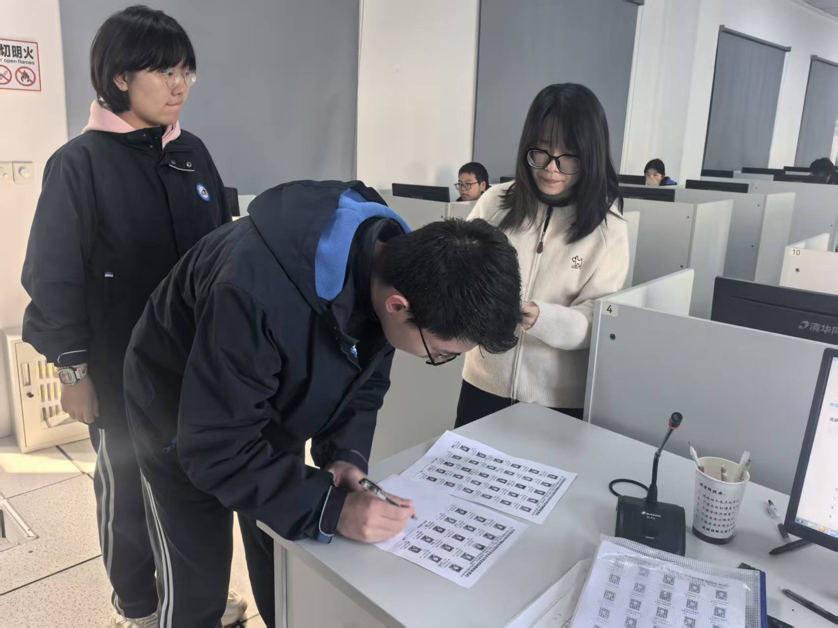 图片关键词