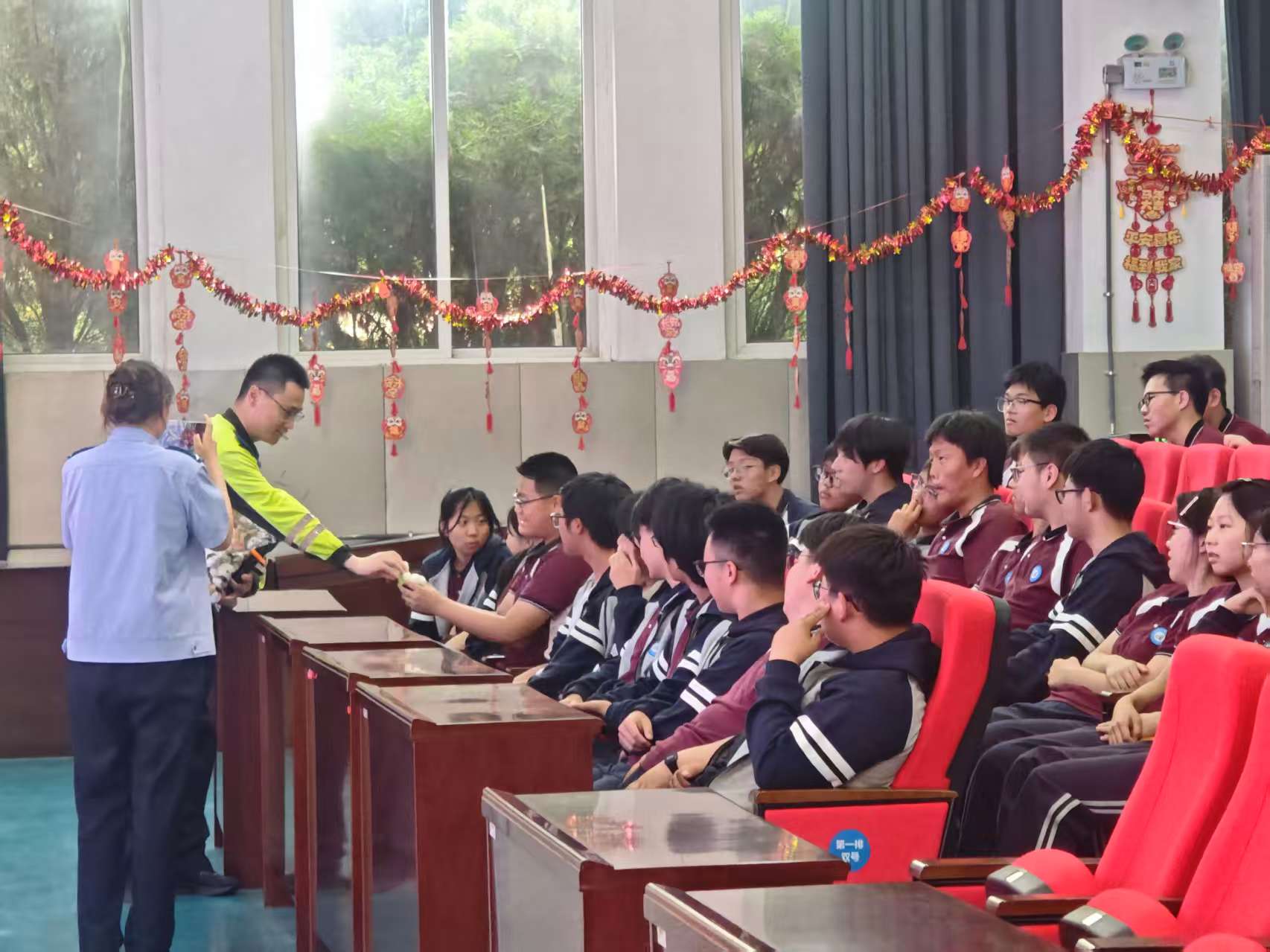 图片关键词